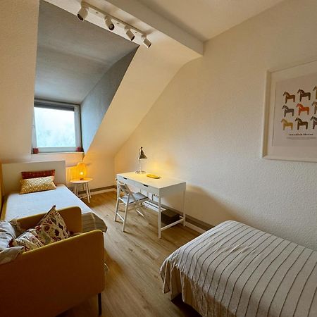 Ferienwohnung Big Flat With Fresh Renovation, Free Parking, Sonyps, Netflix Duisburg Exterior foto