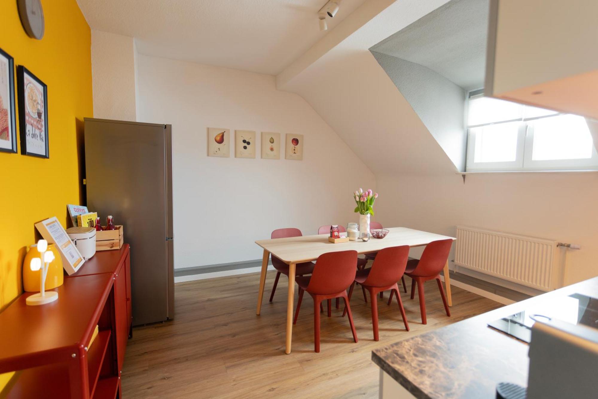 Ferienwohnung Big Flat With Fresh Renovation, Free Parking, Sonyps, Netflix Duisburg Exterior foto