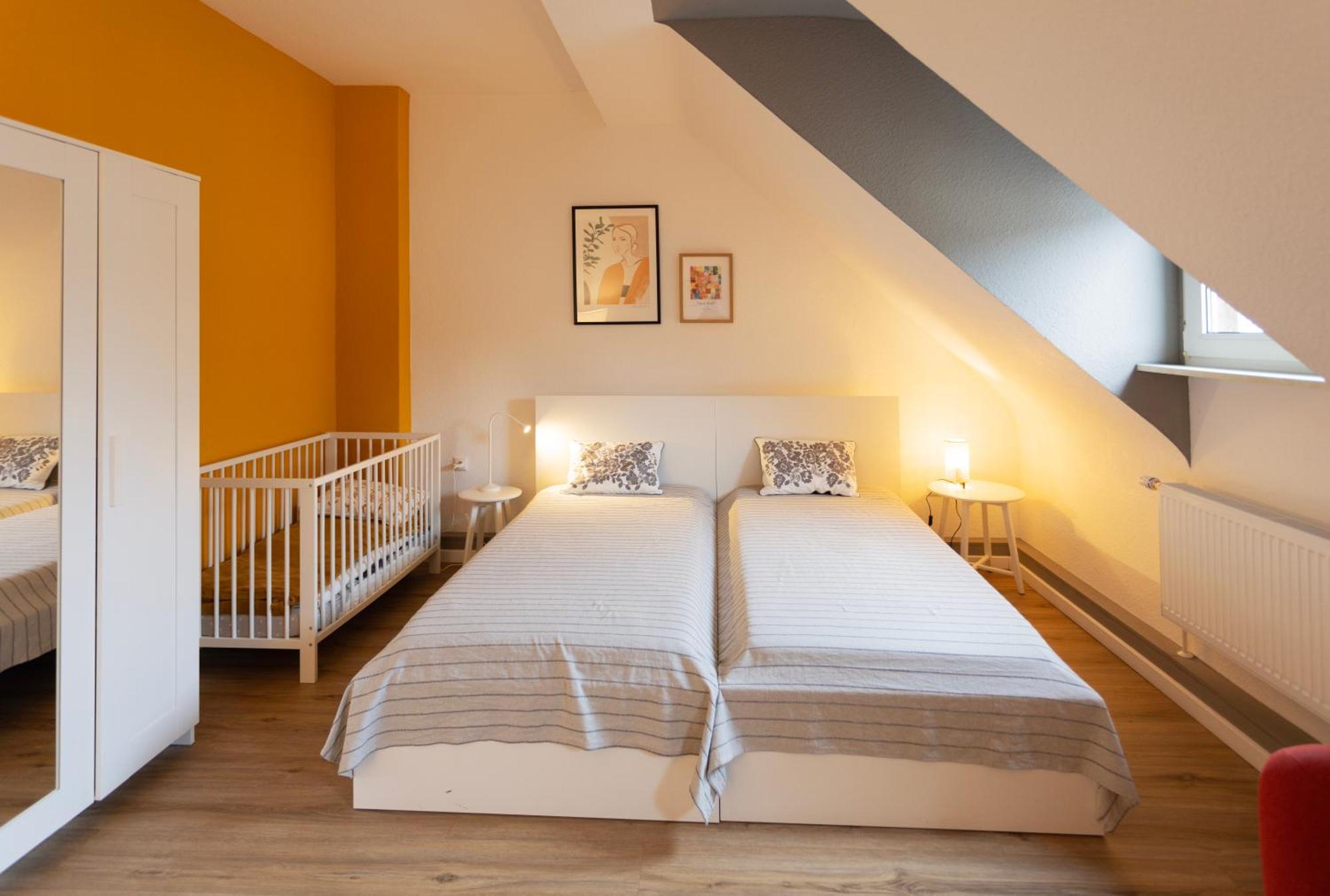 Ferienwohnung Big Flat With Fresh Renovation, Free Parking, Sonyps, Netflix Duisburg Exterior foto