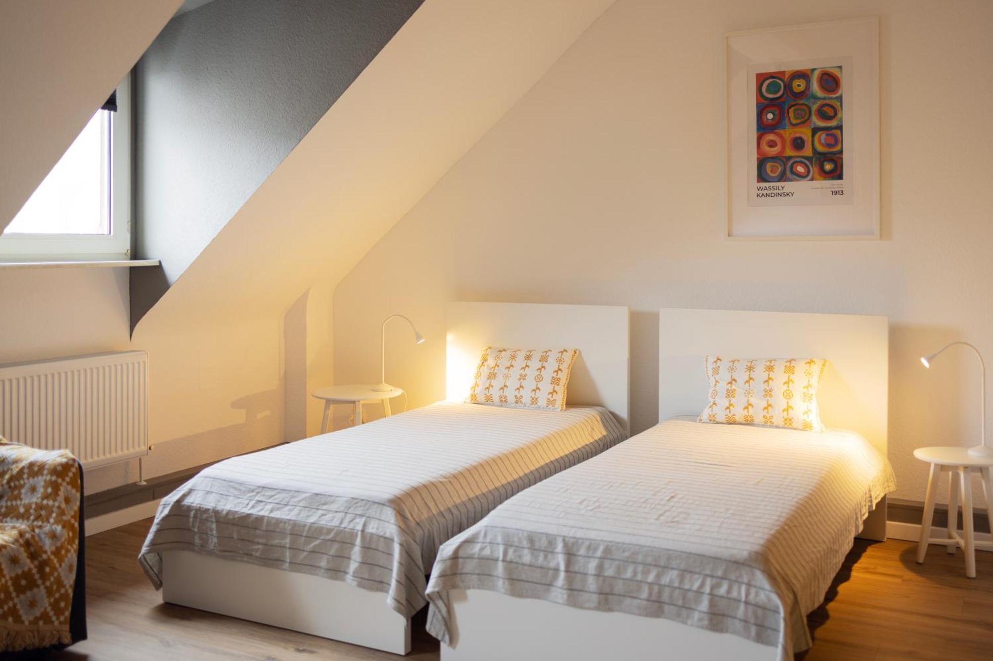 Ferienwohnung Big Flat With Fresh Renovation, Free Parking, Sonyps, Netflix Duisburg Exterior foto